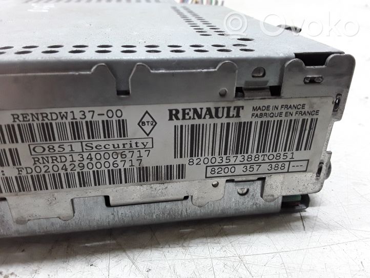 Renault Modus Radio/CD/DVD/GPS-pääyksikkö 8200357388