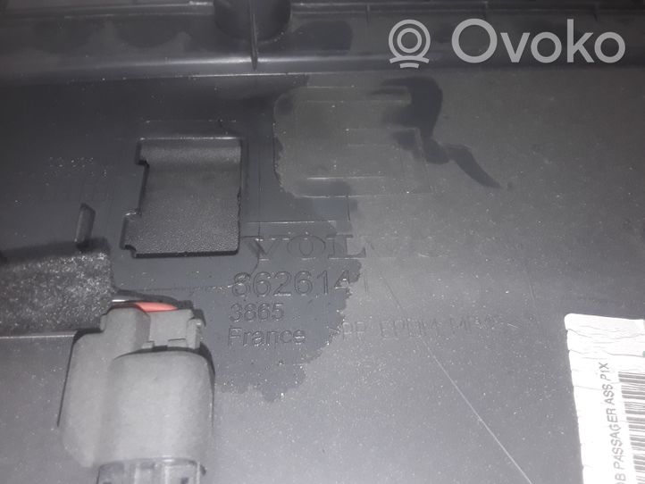 Volvo V50 Daiktadėžės (bordačioko) komplektas 8626141