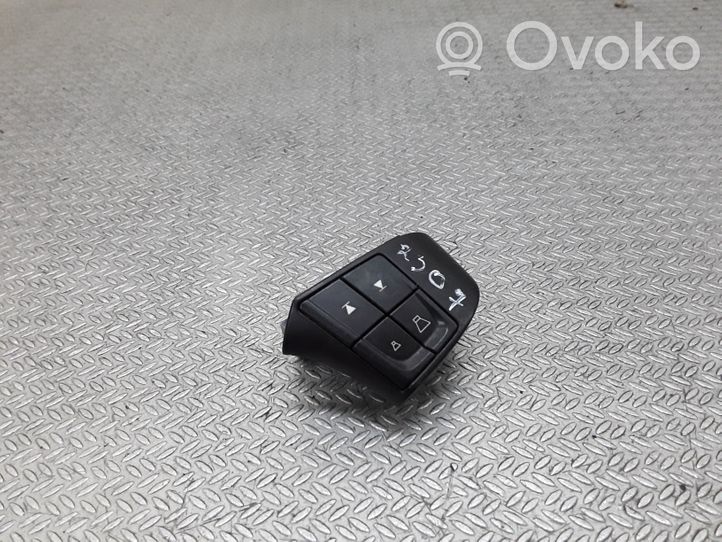 Volvo V50 Przełącznik / Przycisk kierownicy 30710725