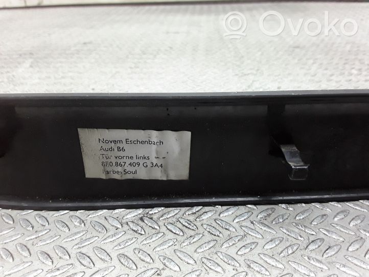 Audi A4 S4 B6 8E 8H Moulure/baguette de porte avant 8E0867409