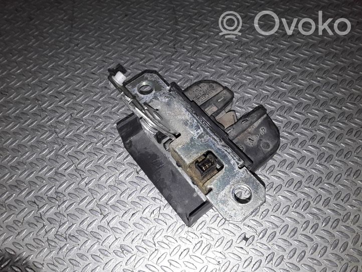 Volkswagen Polo IV 9N3 Blocco/chiusura/serratura del portellone posteriore/bagagliaio 6Q6827505E