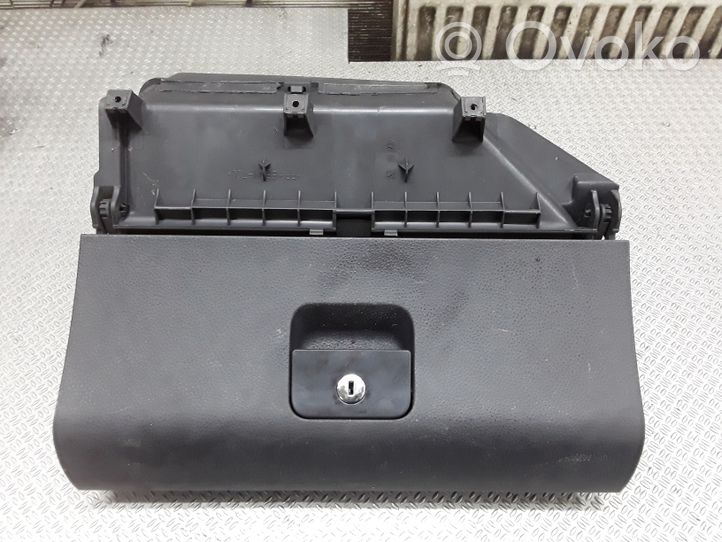 Volkswagen Polo IV 9N3 Glove box set 6Q1857101