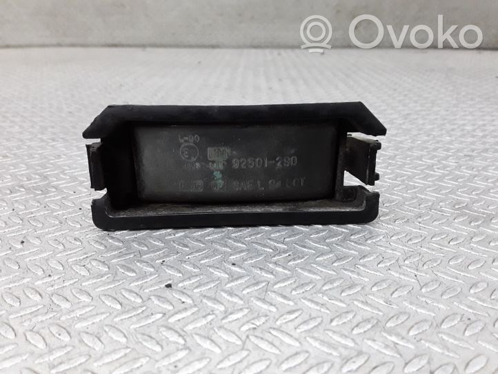 Hyundai Terracan Lampa oświetlenia tylnej tablicy rejestracyjnej 92501290