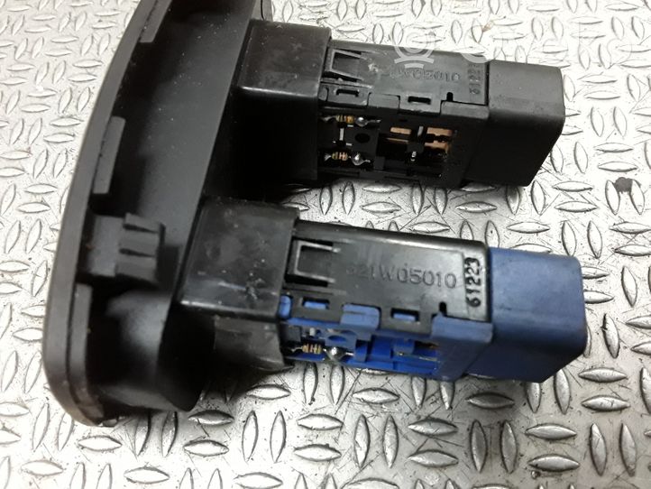 KIA Sportage Seat heating switch 621W05010