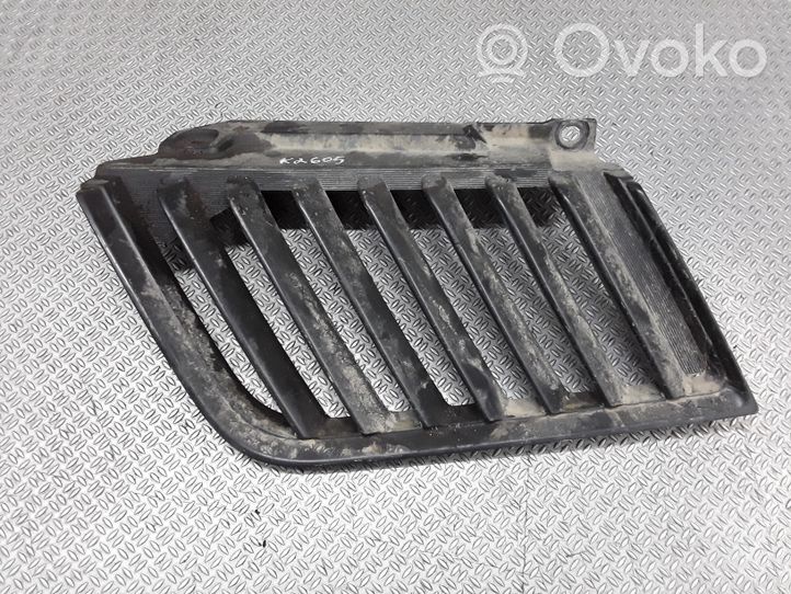 Mitsubishi L200 Grille de calandre avant MN142329