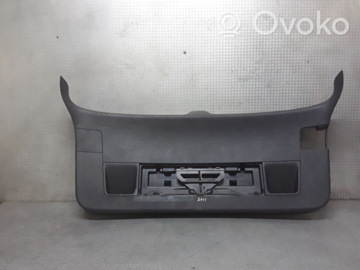 Volkswagen PASSAT B6 Poszycie klapy tylnej bagażnika i inne elementy 