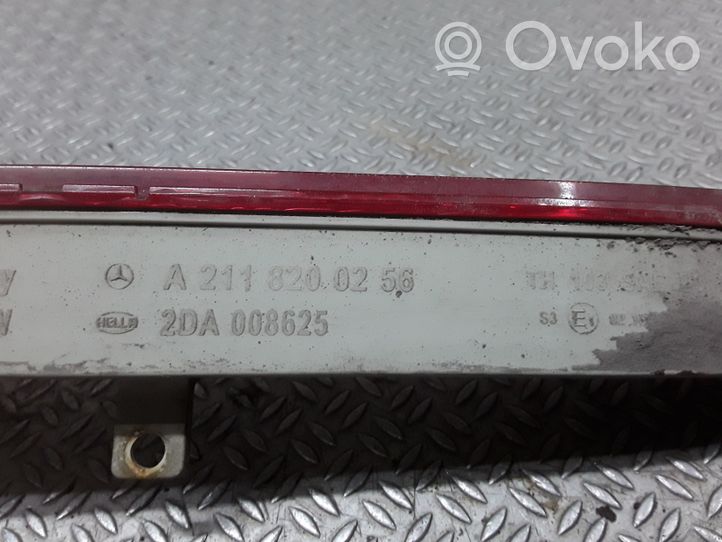 Mercedes-Benz E W211 Luce d’arresto centrale/supplementare A2118200256