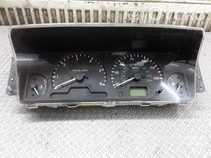 Land Rover Discovery Tachimetro (quadro strumenti) YAC114011