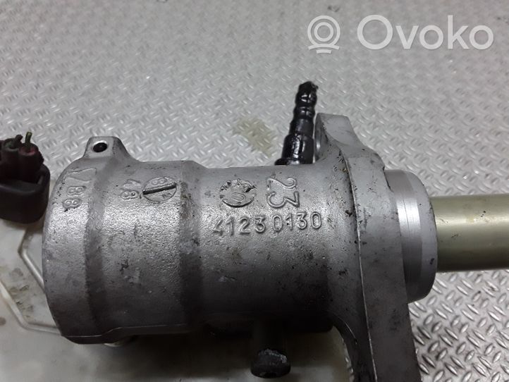 Mazda 2 Główny cylinder hamulca 41230130