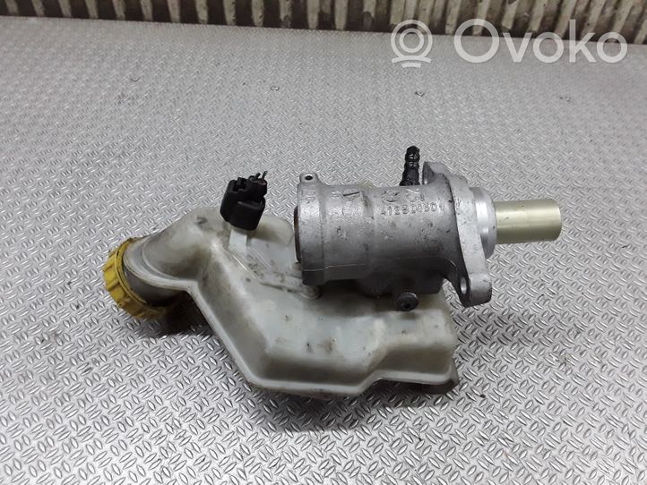 Mazda 2 Główny cylinder hamulca 41230130