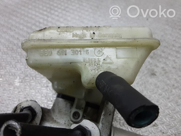 Audi A4 S4 B7 8E 8H Cilindro del sistema frenante 8E0611301G