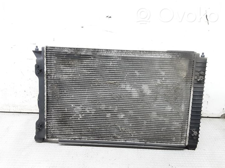 Audi A6 S6 C6 4F Aušinimo skysčio radiatorius 4F0121251M