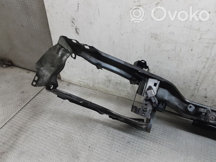 Volvo V50 Support de radiateur sur cadre face avant 