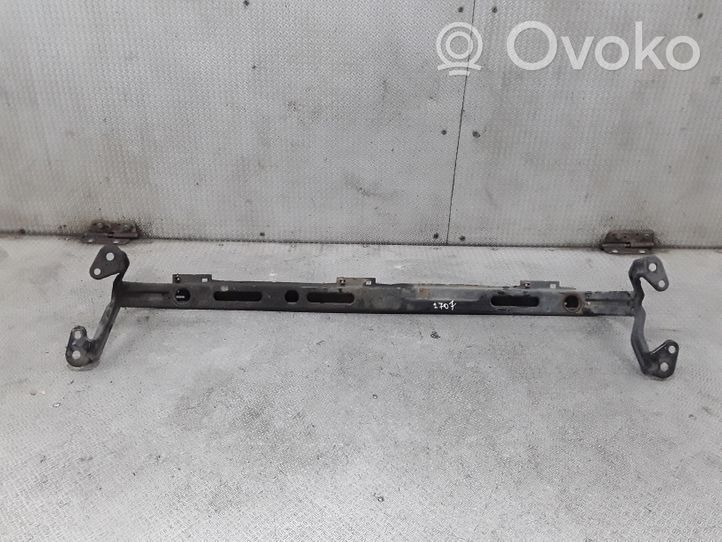 Volvo V50 Traverse inférieur support de radiateur 