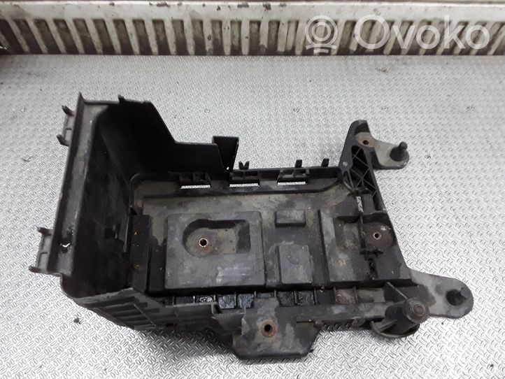 Volkswagen Golf V Vassoio batteria 1K0915333C