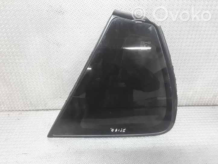 Toyota Corolla Verso E121 Fenêtre latérale avant / vitre triangulaire 