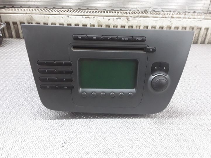 Seat Toledo III (5P) Panel / Radioodtwarzacz CD/DVD/GPS 5P103515247V