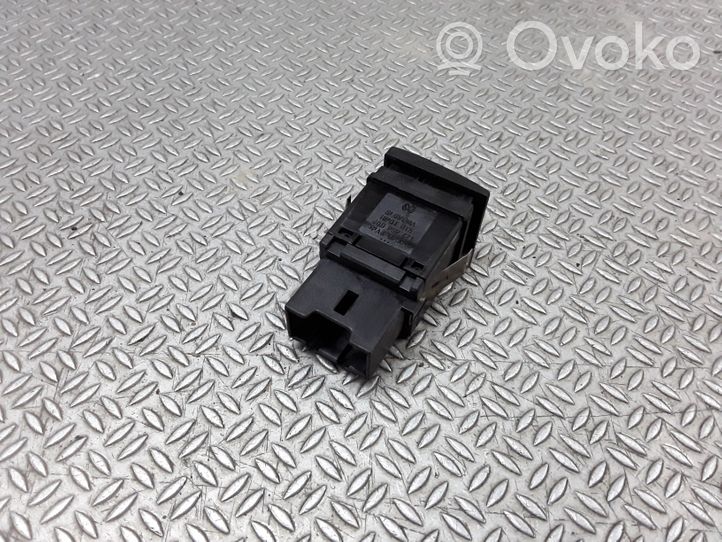 Volkswagen Polo IV 9N3 Windscreen/window heater switch 6Q0959621