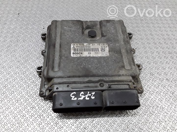 Mitsubishi Colt Sterownik / Moduł ECU PMN902290