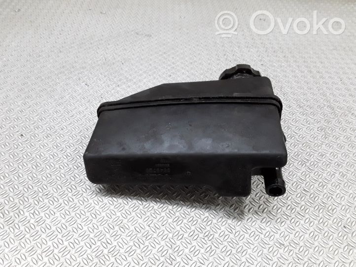 Volvo V70 Zbiornik płynu wspomagania układu kierowniczego 8649720