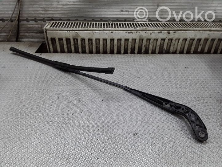 Mercedes-Benz A W169 Windshield/front glass wiper blade A1698200240