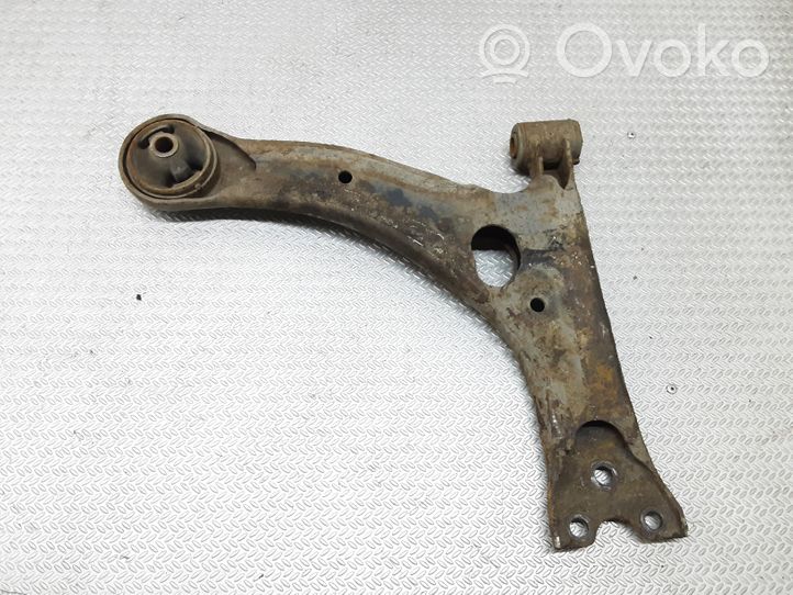 Toyota Corolla E120 E130 Braccio di controllo sospensione anteriore inferiore/braccio oscillante 