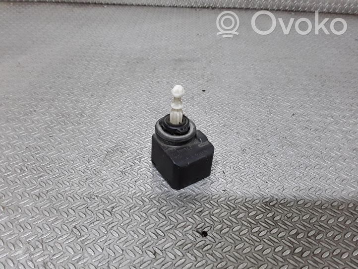 Opel Zafira B Headlight level adjustment motor 00883000