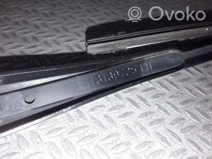 Opel Meriva A Windshield/front glass wiper blade 13139725