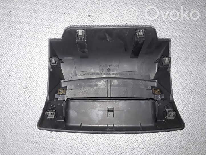 Opel Vivaro Kita panelės detalė 8200004631
