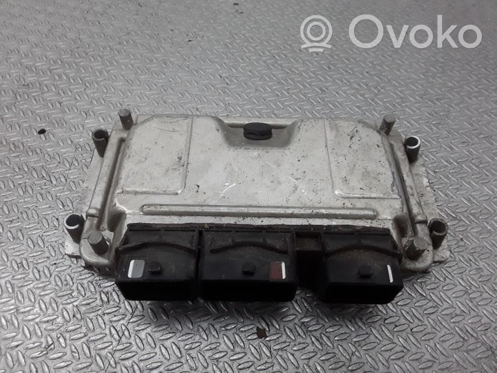 Citroen Xsara Picasso Variklio valdymo blokas 0261207318