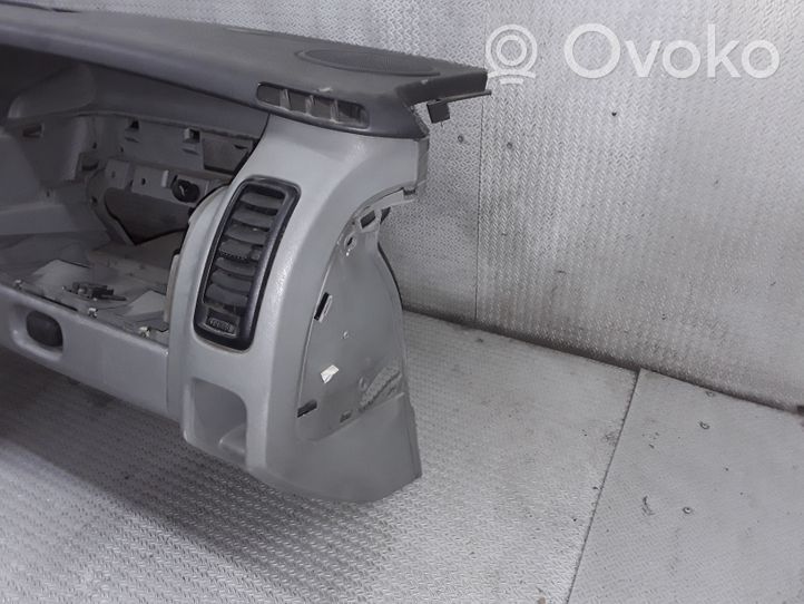 Opel Vivaro Panelė 8200191903