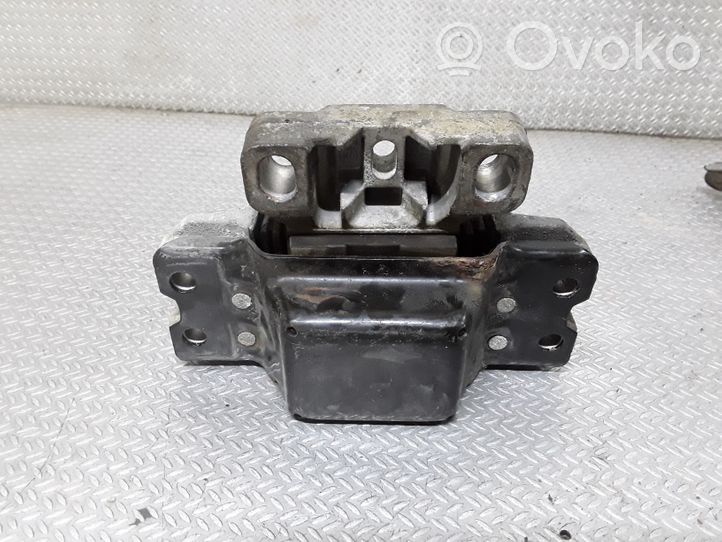 Volkswagen Caddy Supporto della scatola del cambio 1K0199555