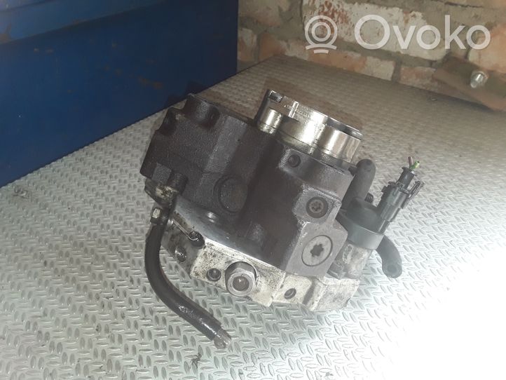 Volvo S60 Fuel injection high pressure pump 8642777