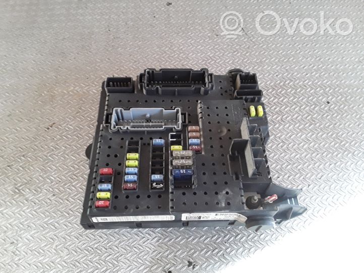 Volvo V70 Sulakemoduuli 8676391