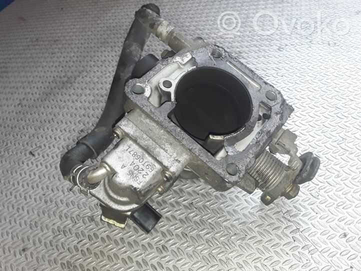 Mazda 323 F Kuristusventtiili E9T06871