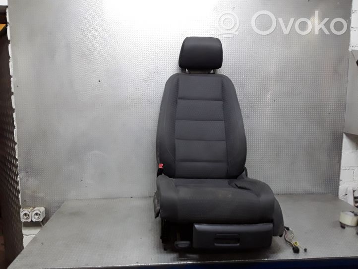 Volkswagen Touran I Conjunto de molduras de la puertas y los asientos 