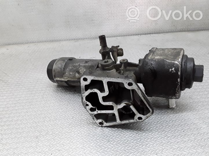 Volkswagen Sharan Supporto di montaggio del filtro dell’olio 038115389C