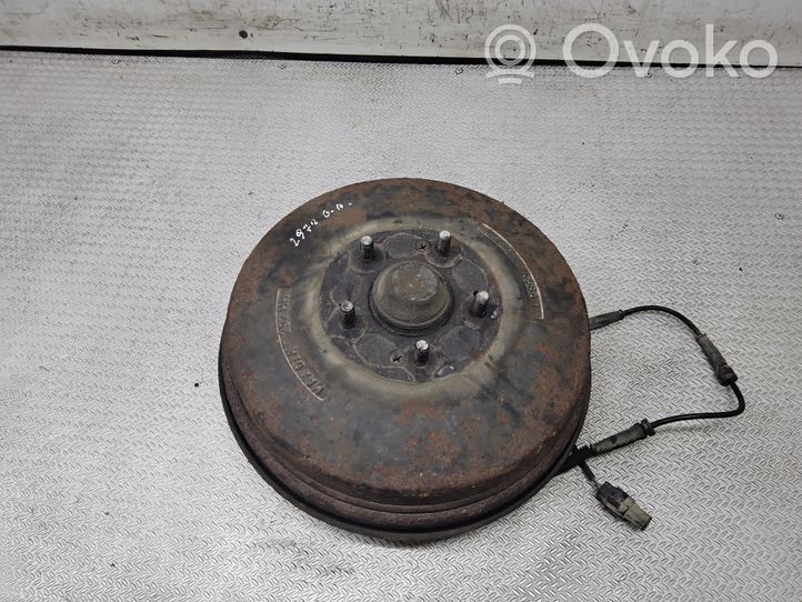 KIA Carnival Rear wheel hub 