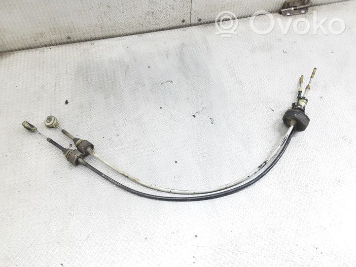 Opel Corsa D Câble de changement de vitesse 55350346