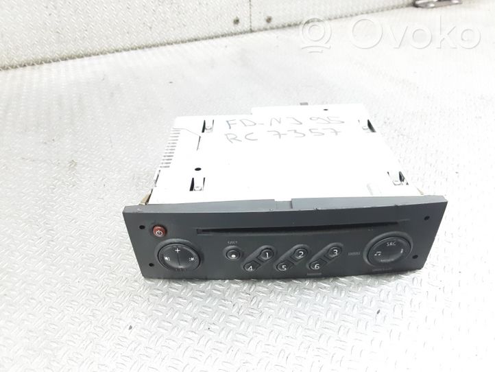 Renault Megane II Panel / Radioodtwarzacz CD/DVD/GPS 8200483757