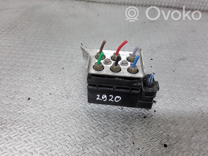 Audi A8 S8 D3 4E Blocco valvola della sospensione pneumatica 4E0616014