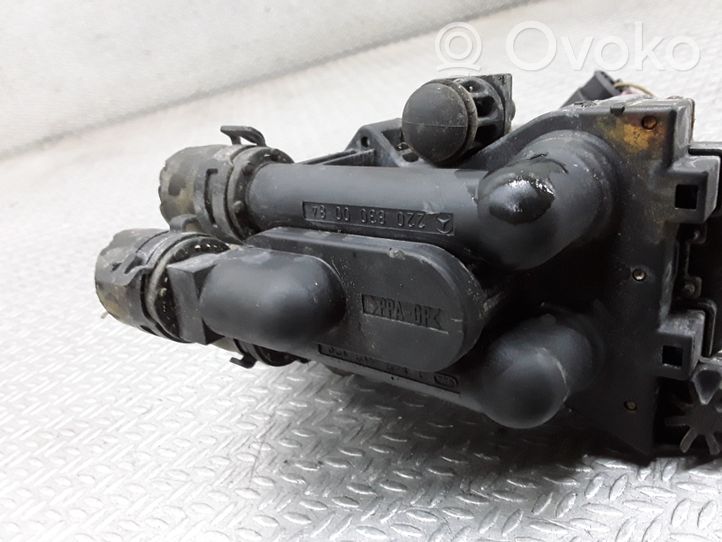 Mercedes-Benz S W220 Coolant heater control valve 2208300084