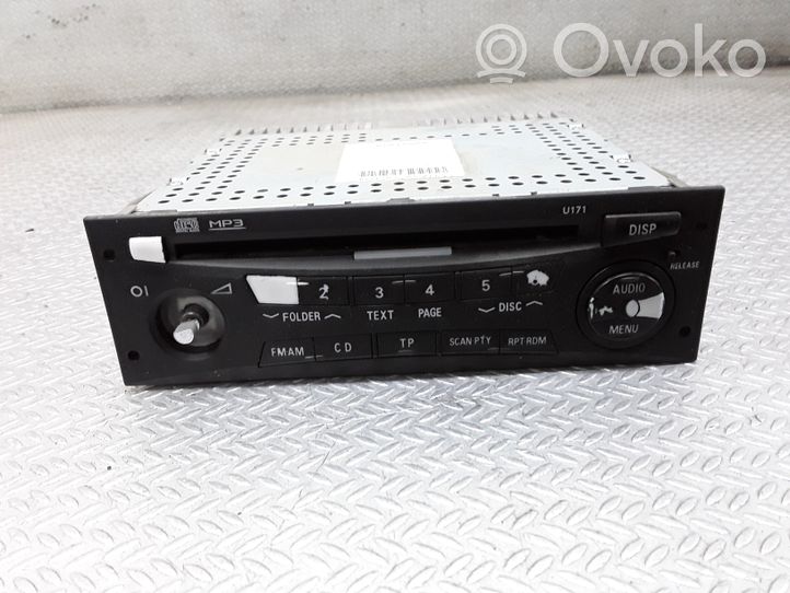 Mitsubishi Grandis Unidad delantera de radio/CD/DVD/GPS 8701A080