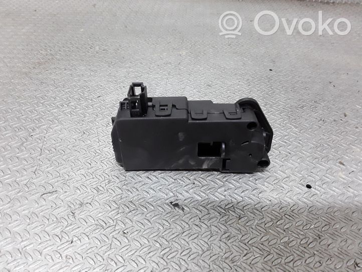 Volvo V50 Siłowniki klapki wlewu paliwa 30716754