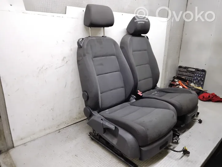Volkswagen Golf V Seat set 