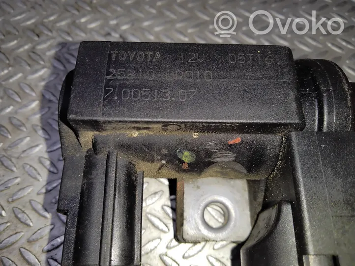 Toyota Avensis T250 Solenoidinis vožtuvas 258190R010