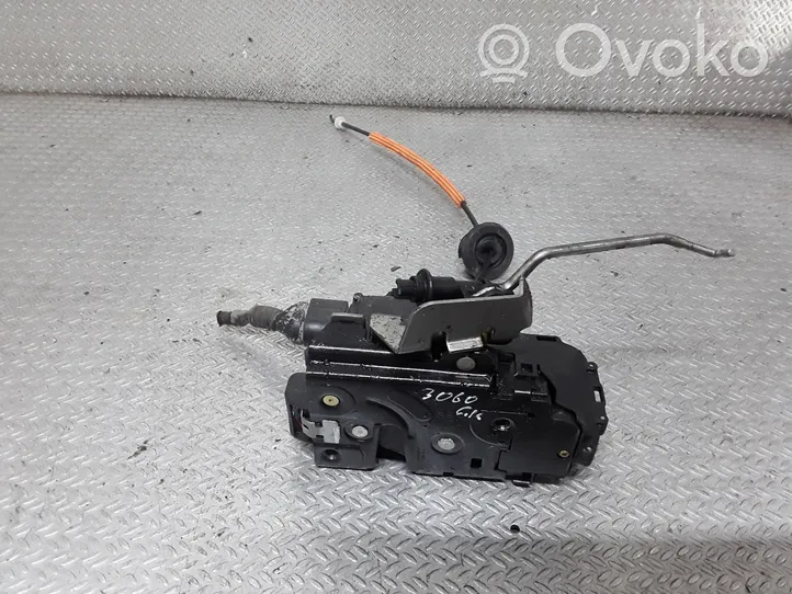 Audi A4 S4 B6 8E 8H Etuoven lukko 8E0839015C