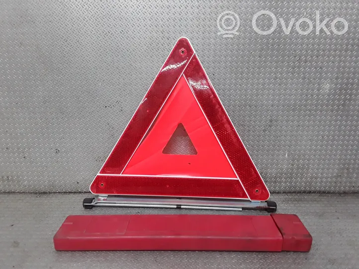 Volkswagen Bora Triangle d'avertissement 27R0323635