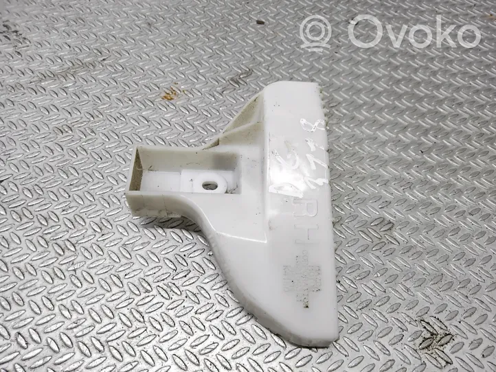 Mazda CX-7 Support de pare-chocs arrière EG2150321