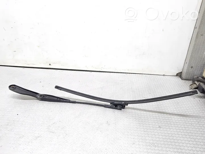 Volvo V50 Windshield/front glass wiper blade 30698249